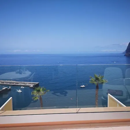 Luxury Apt. With Stunning Sea View