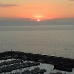 Luxury Apt. With Stunning Sea View *