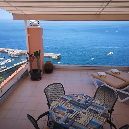 Luxury Apt. With Stunning Sea View Apartmán *