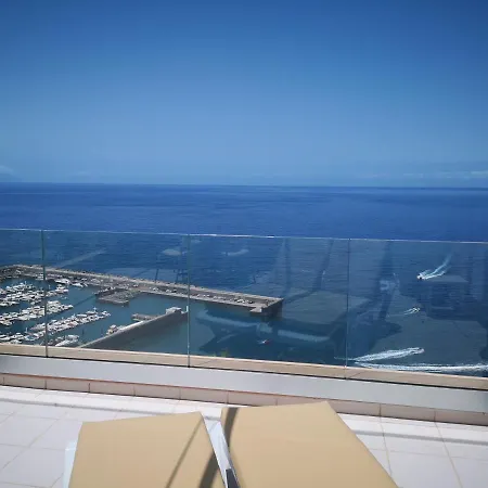 Luxury Apt. With Stunning Sea View 公寓 *