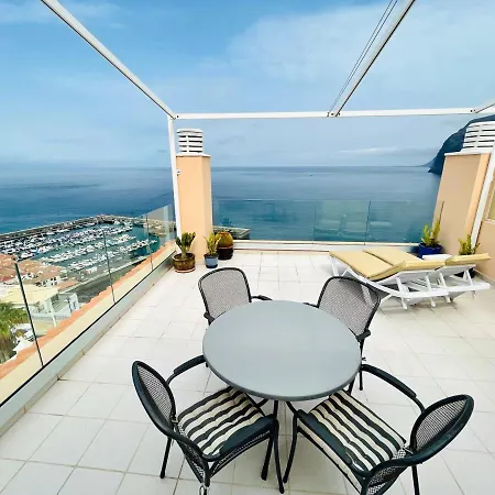 Luxury Apt. With Stunning Sea View Apartmán *