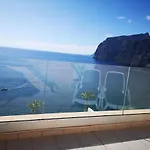 Апартаменты Luxury Apt. With Stunning Sea View