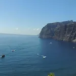 Апартаменты Luxury Apt. With Stunning Sea View Акантиладо-де-Лос-Хигантес