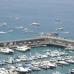 Апартаменты Luxury Apt. With Stunning Sea View