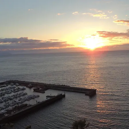 Luxury Apt. With Stunning Sea View