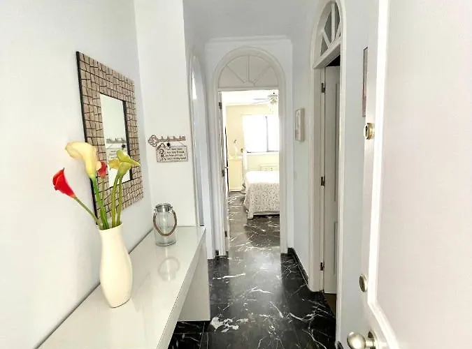 Luxury Apt. With Stunning Sea View *