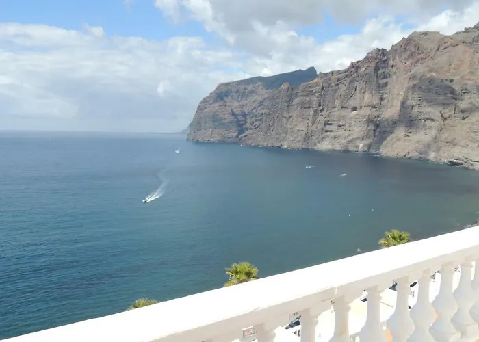 Luxury Apt. With Stunning Sea View *